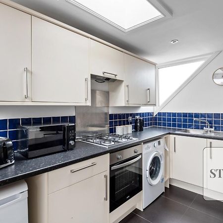 Cosy Apartment In Moulsham, Long Stays Welcome Chelmsford Esterno foto